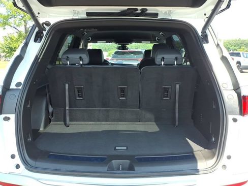 Certified 2024 Buick Enclave Essence FWD image 12