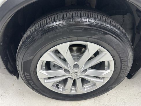 Used 2016 Nissan Rogue SV AWD/4WD image 15