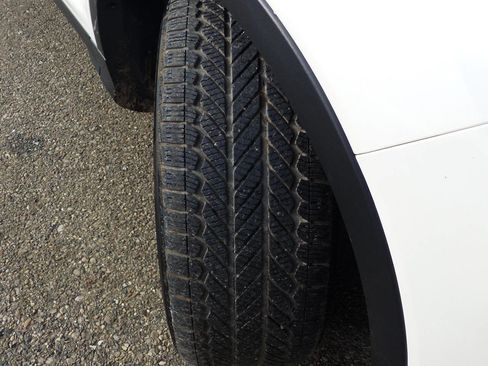 Used 2017 Ford Escape Titanium image 14