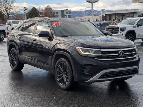 Used 2020 Volkswagen Atlas Cross Sport SE w/ Panoramic Sunroof Package image 8