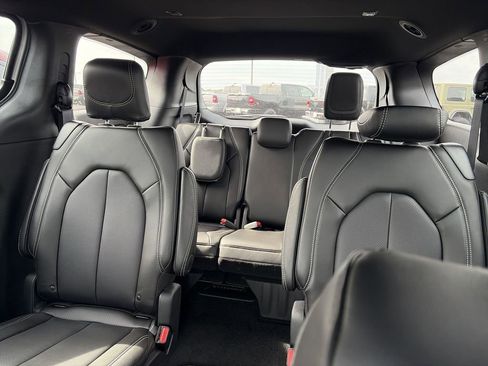 New 2026 Chrysler Pacifica Select w/ S Appearance Package FWD image 21