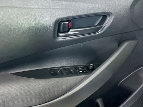Used 2022 Toyota Corolla LE FWD image 23
