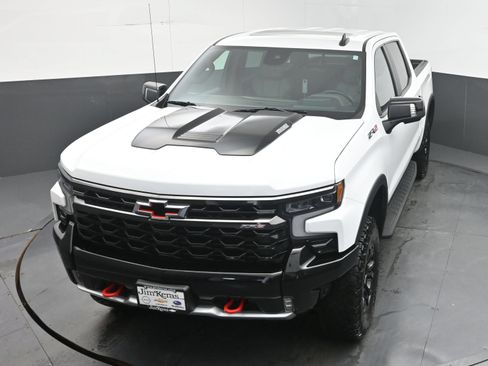 Used 2024 Chevrolet Silverado 1500 ZR2 w/ Technology Package AWD/4WD image 32