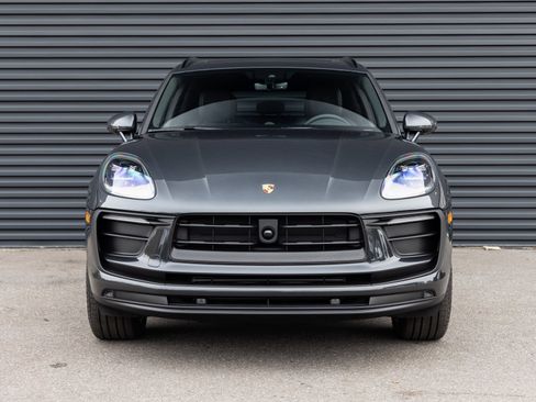 New 2026 Porsche Macan image 7