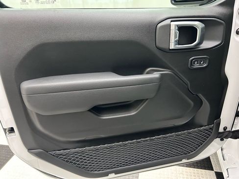 New 2026 Jeep Gladiator Sport image 10