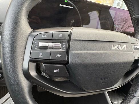Used 2025 Kia K4 EX image 25