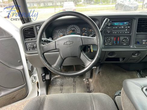 Used 2005 Chevrolet Silverado 2500 LS AWD/4WD image 26
