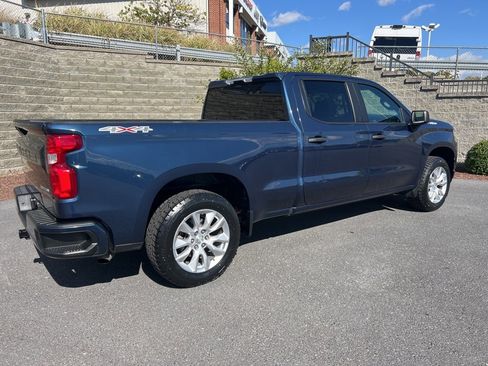 Used 2021 Chevrolet Silverado 1500 Custom image 3