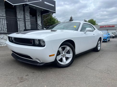 Used 2012 Dodge Challenger R/T RWD image 1