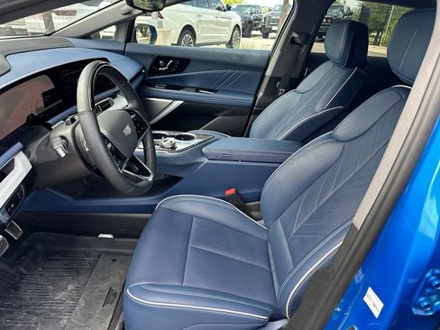 New 2025 Cadillac Optiq Luxury 2 w/ LPO, Floor Liner Package AWD/4WD image 22