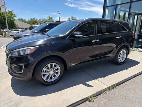 Used 2016 Kia Sorento AWD image 2