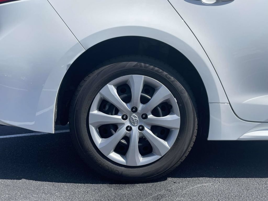 Used 2026 Toyota Corolla LE FWD image 8