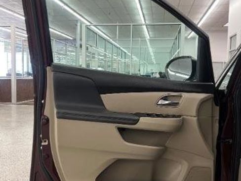 Used 2014 Honda Odyssey LX image 22