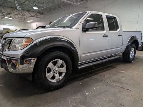 Used 2009 Nissan Frontier SE w/ SE Value Truck Pkg image 5