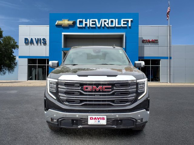 Used 2024 GMC Sierra 1500 SLT w/ SLT Premium Plus Package AWD/4WD image 8