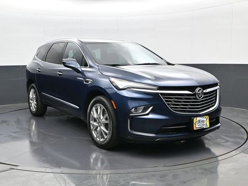 Used 2023 Buick Enclave Premium w/ Experience Buick Package FWD image 3