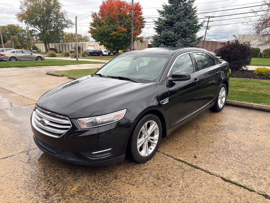 Used 2014 Ford Taurus SEL w/ Equipment Group 201A FWD image 3