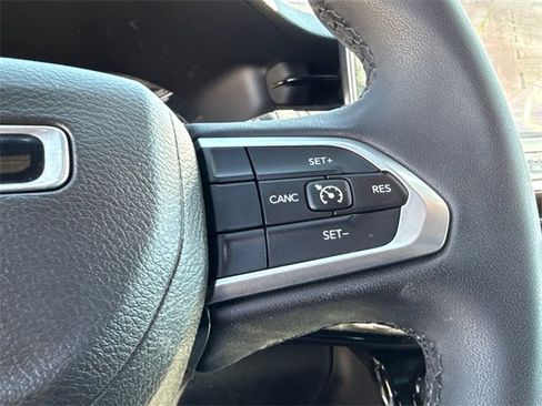 Used 2022 Jeep Compass Altitude image 28