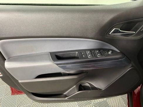 Used 2019 Chevrolet Colorado Z71 AWD/4WD image 14