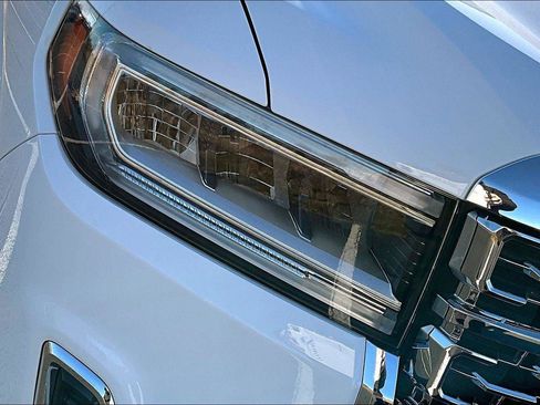 Used 2022 GMC Acadia Denali w/ Denali Ultimate Package image 30