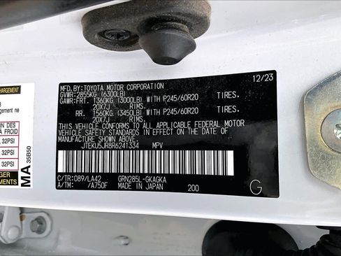 Used 2024 Toyota 4Runner Limited AWD/4WD image 35