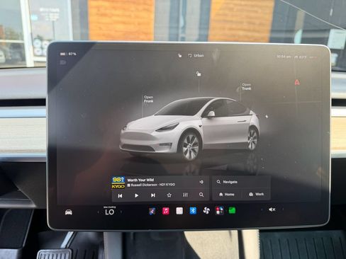 Used 2022 Tesla Model Y Long Range AWD/4WD image 37