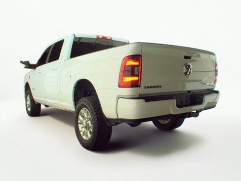 Used 2024 RAM 2500 Laramie AWD/4WD image 5