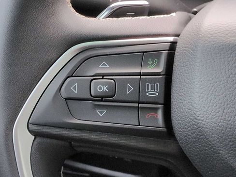 Used 2023 Jeep Grand Cherokee Altitude AWD/4WD image 26