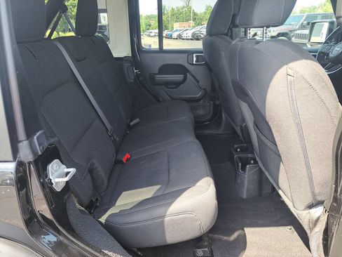 Used 2022 Jeep Wrangler Unlimited Sport AWD/4WD image 25