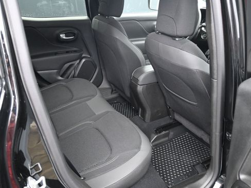 Used 2023 Jeep Renegade Altitude AWD/4WD image 10