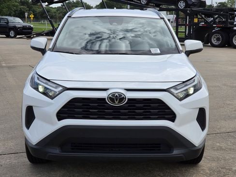 Used 2024 Toyota RAV4 XLE FWD image 3