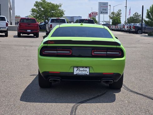 Used 2015 Dodge Challenger R/T Scat Pack w/ Leather Interior Group RWD image 4