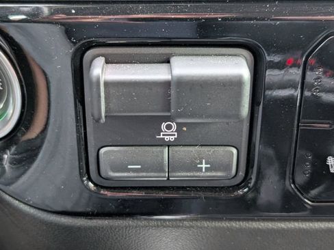Used 2022 Chevrolet Silverado 1500 RST AWD/4WD image 20