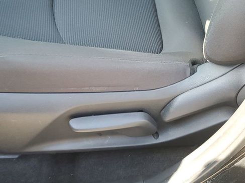Used 2023 Toyota RAV4 LE AWD/4WD image 23