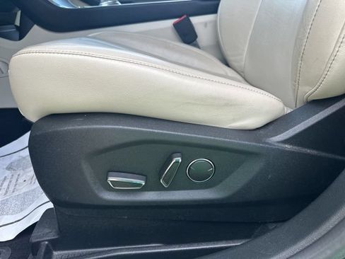 Used 2019 Ford Edge Titanium w/ Equipment Group 301A FWD image 9