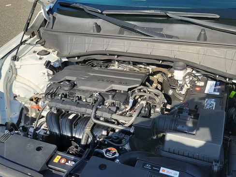 Certified 2024 Hyundai Kona SEL AWD/4WD image 22