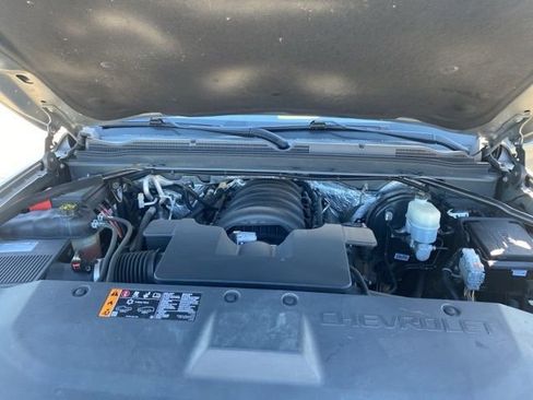 Used 2017 Chevrolet Suburban LT image 32