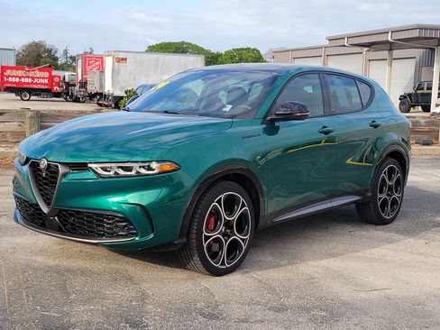 Used 2024 Alfa Romeo Tonale Speciale image 2