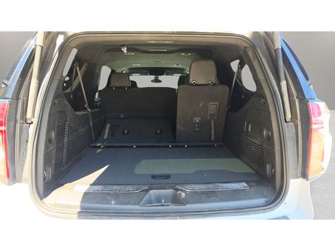 Used 2021 Chevrolet Suburban RST AWD/4WD image 31
