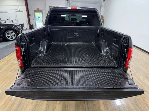 Used 2015 Ford F150 XLT AWD/4WD image 8