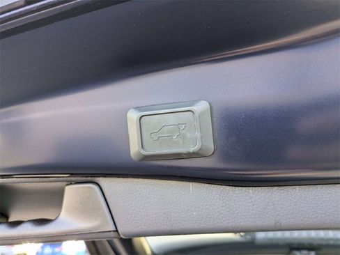 Used 2021 Toyota RAV4 Limited image 14