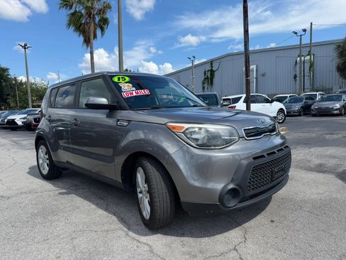 Used 2015 Kia Soul + FWD image 3