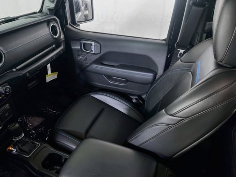 Used 2023 Jeep Wrangler Unlimited Rubicon 4xe image 22