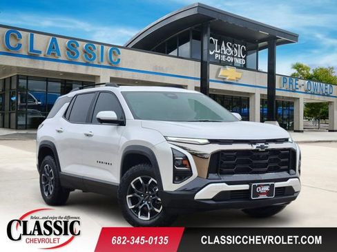 Used 2025 Chevrolet Equinox ACTIV w/ Safety and Technology Package FWD image 1