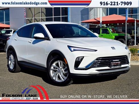 Used 2025 Buick Envista Preferred image 1