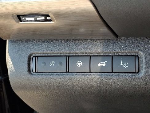Used 2025 Nissan Pathfinder Platinum w/ Cargo Package AWD/4WD image 25