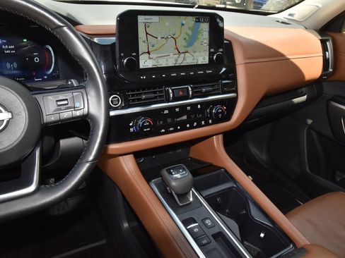 Used 2024 Nissan Pathfinder Platinum FWD image 29