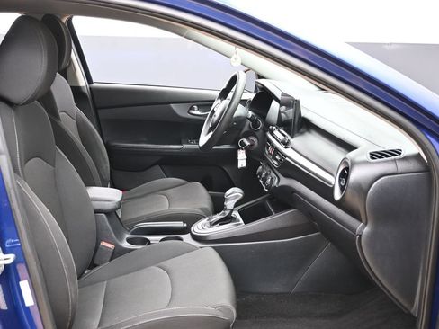 Used 2020 Kia Forte LXS FWD image 29