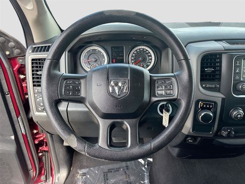 Used 2016 RAM 1500 Express RWD image 11