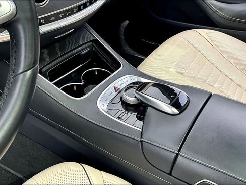 Used 2019 Mercedes-Benz S 560 Sedan image 17